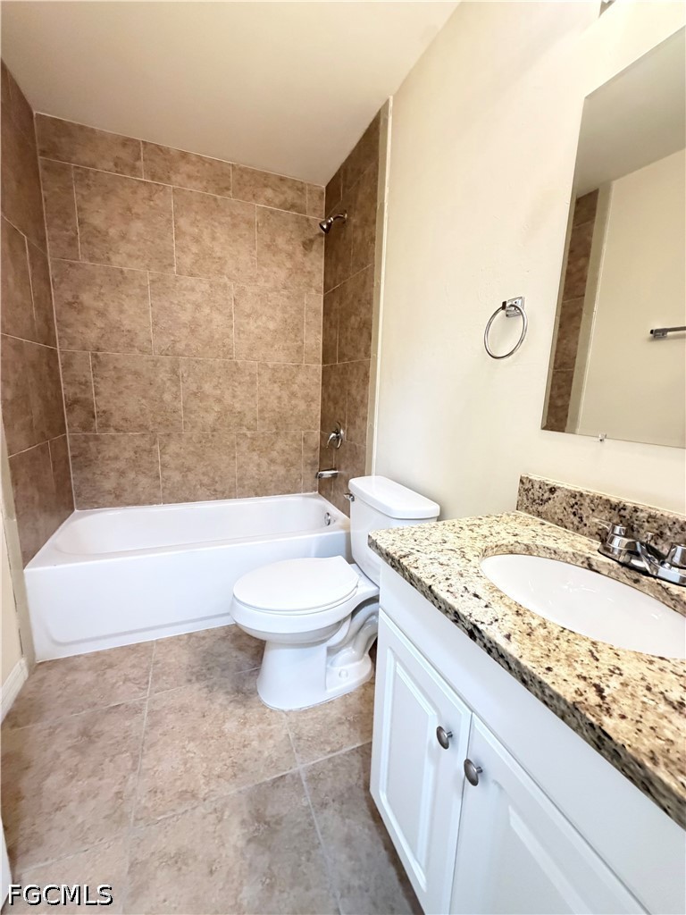 3 Bed Duplex for Sale in Cape Coral, photo 6