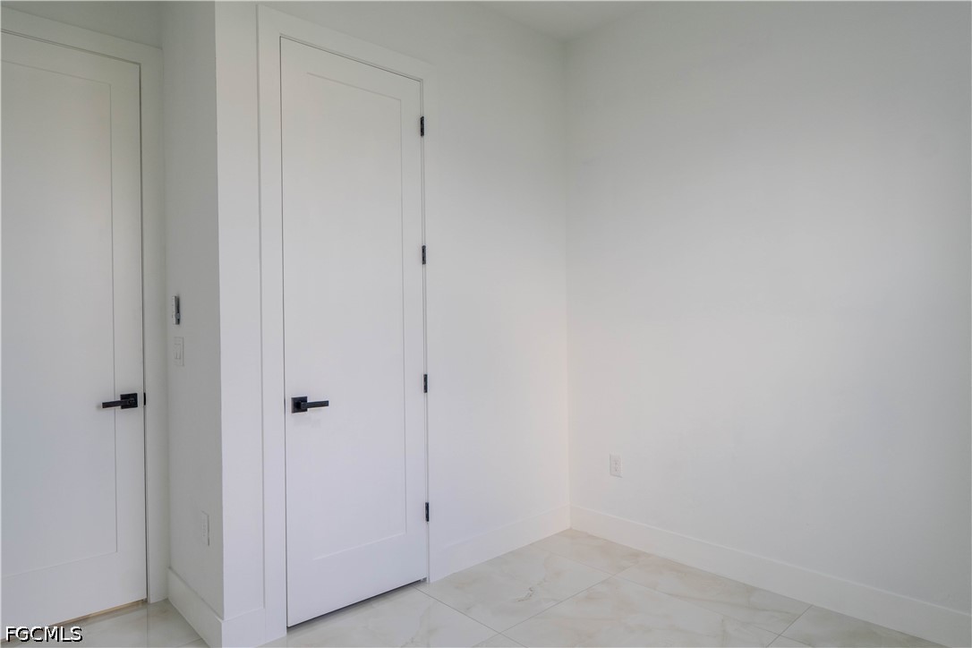 3 Bed SingleFamilyResidence for Sale in Lehigh Acres, photo 6