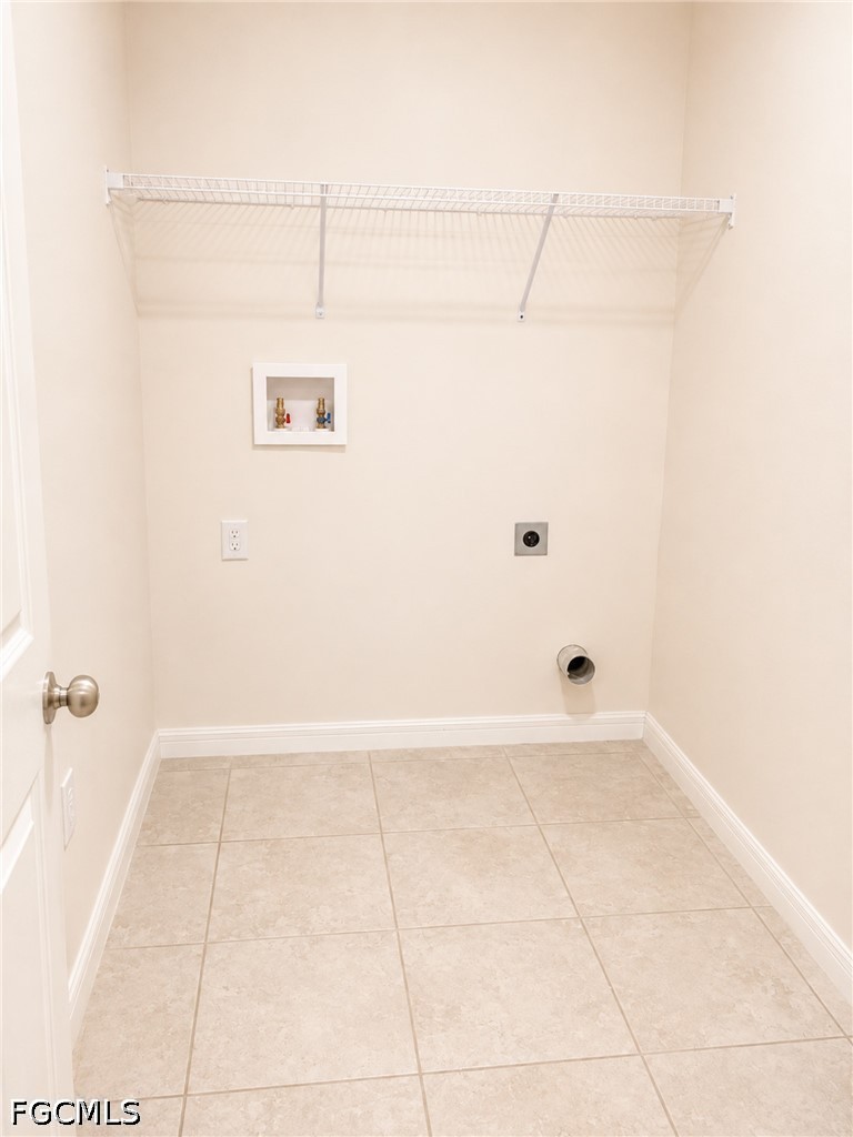 4 Bed Waterfront Home for Sale in Cape Coral, photo 6