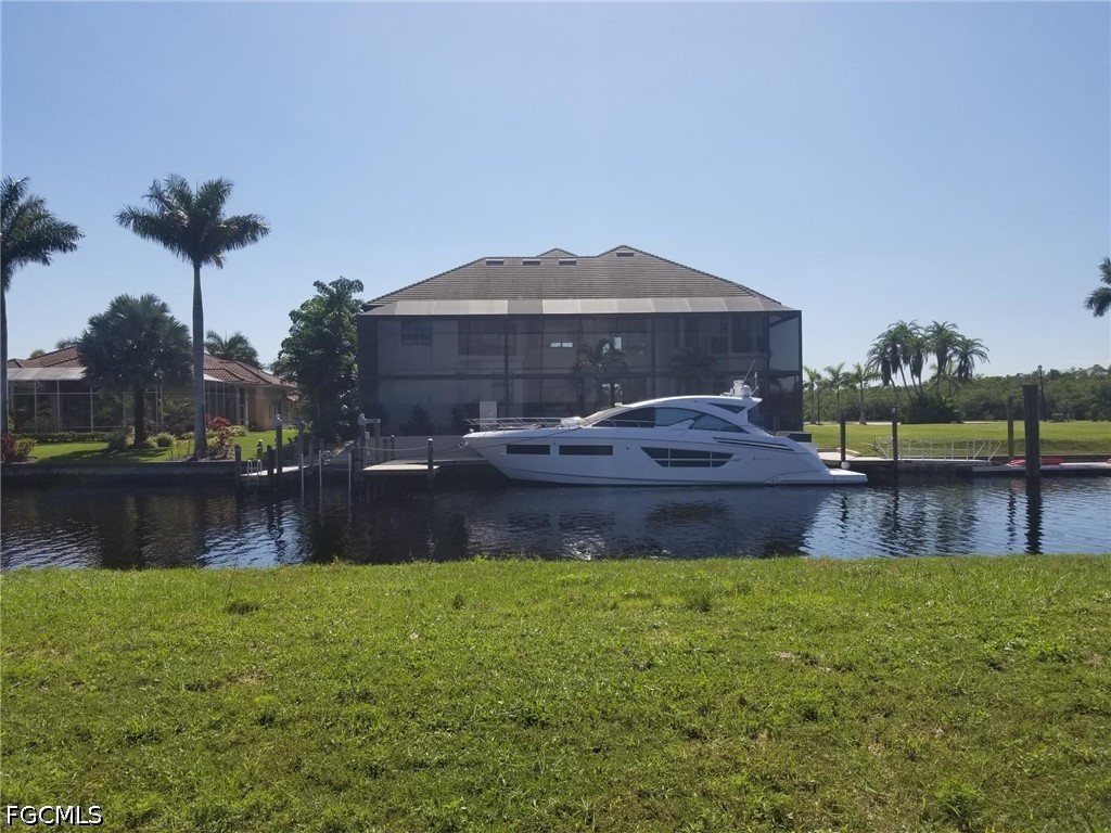 Waterfront Home for Sale in Fort Myers, photo 6