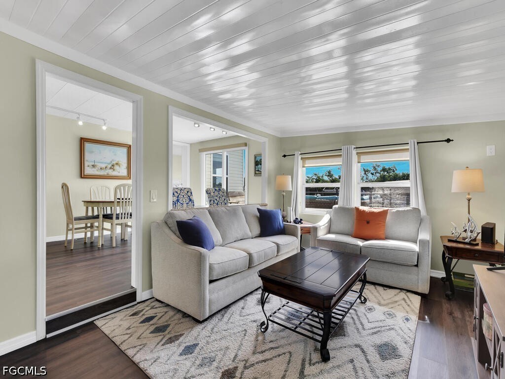 2 Bed Waterfront Home for Sale in Fort Myers, photo 6