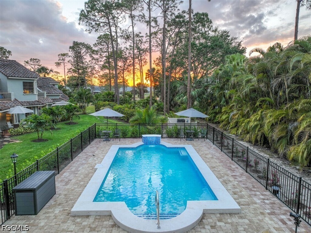 8 Bed Pool Home for Sale in Kings Lake, photo 6