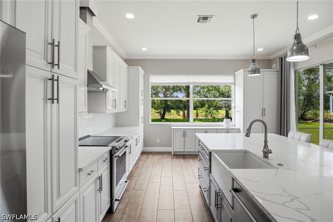 3 Bed Waterfront Home for Sale in Naples, photo 6