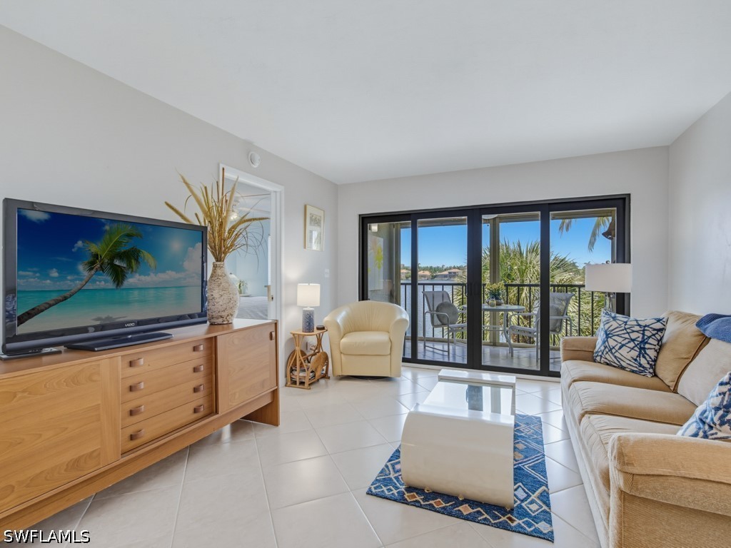 2 Bed Waterfront Home for Sale in Marco Island, photo 6