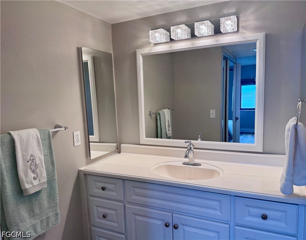 2 Bed Waterfront Home for Sale in Moorings Point Condo, photo 6