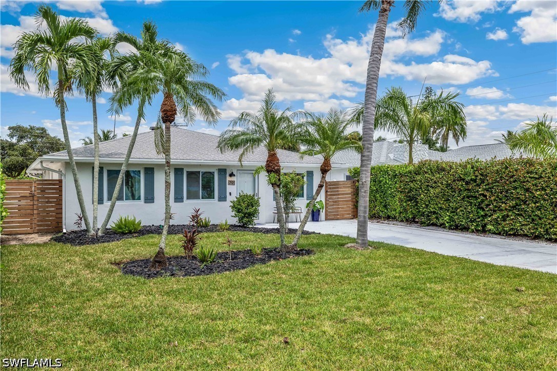 3 Bed Pool Home for Sale in Naples Park, photo 6