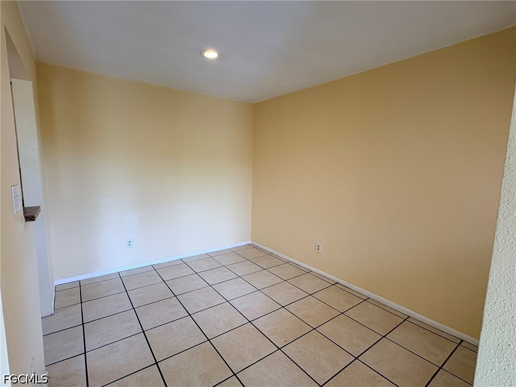 1 Bed Condominium for Sale in Village Creek, photo 6
