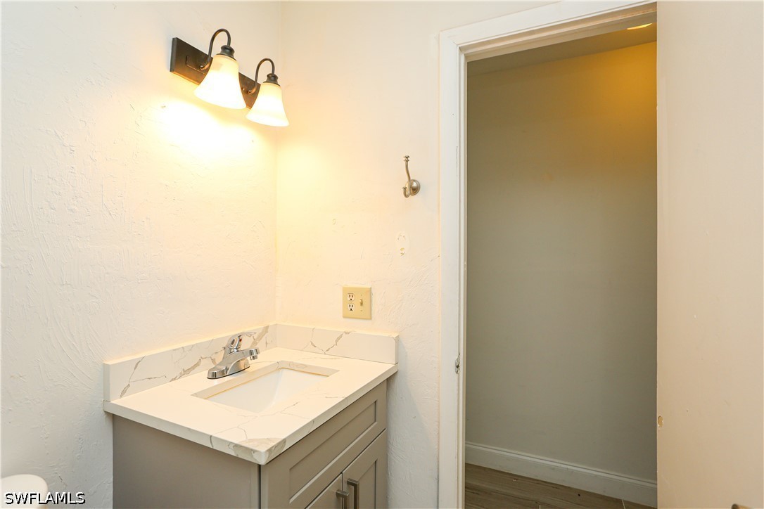 2 Bed SingleFamilyResidence for Sale in Naples, photo 6