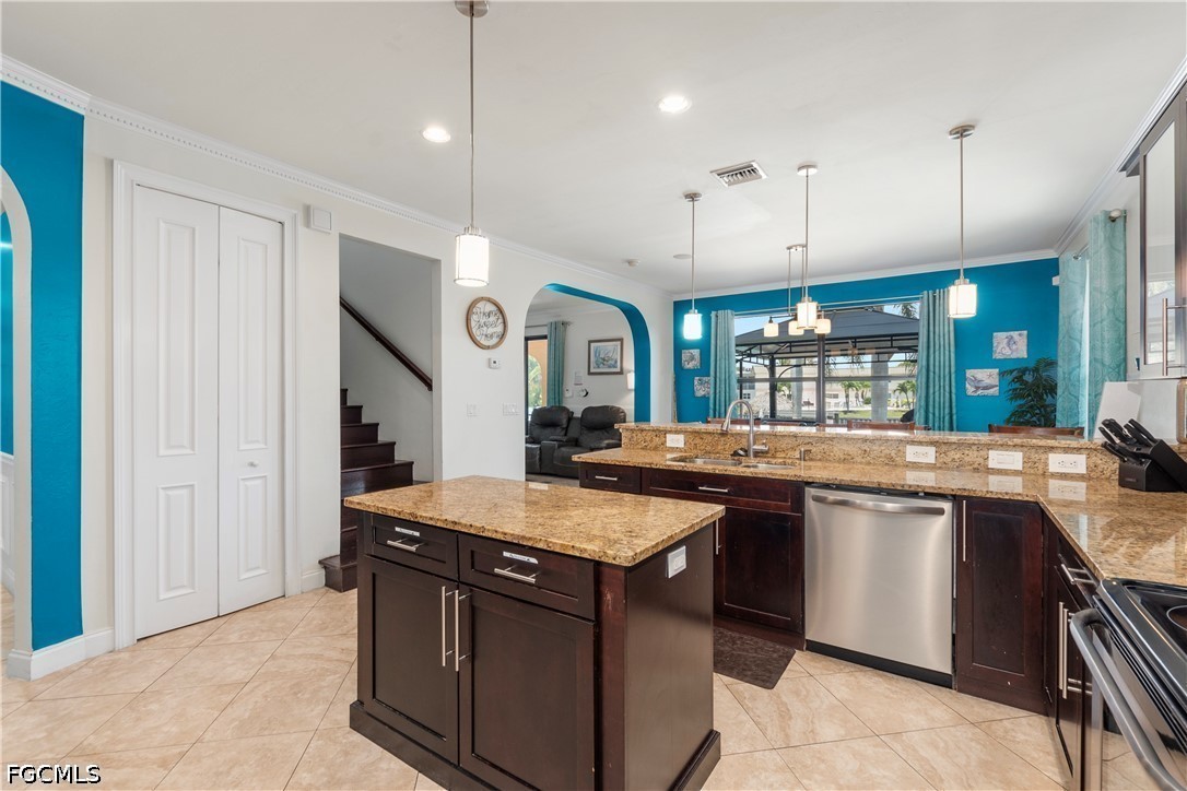 5 Bed Pool Home for Sale in Cape Coral, photo 6