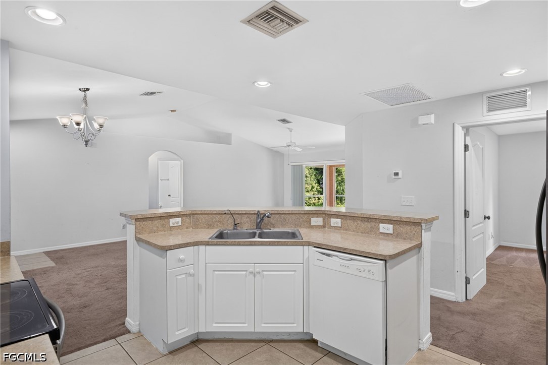 3 Bed SingleFamilyResidence for Sale in Lehigh Acres, photo 6