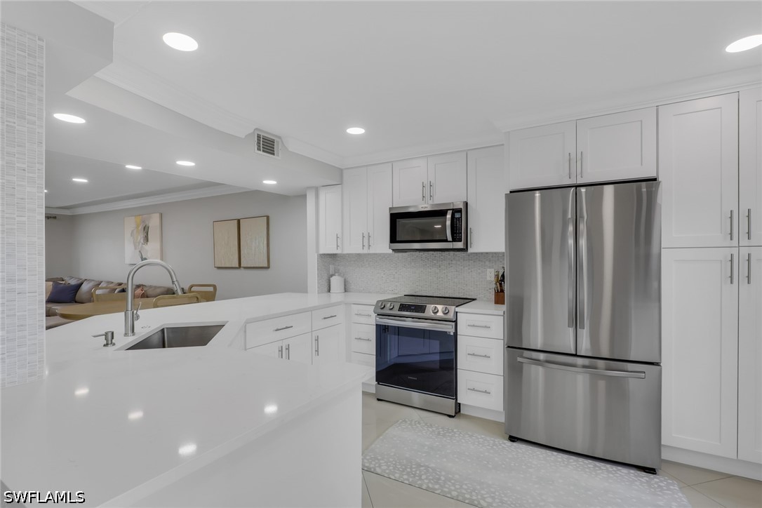 2 Bed Waterfront Home for Sale in Naples, photo 6