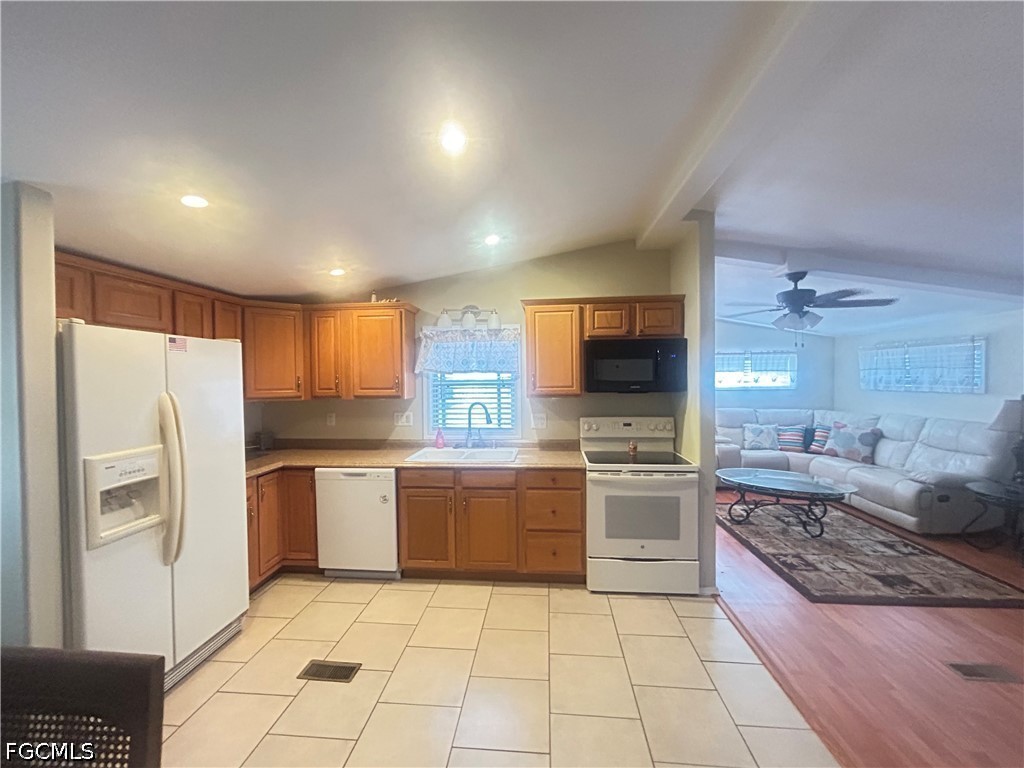 2 Bed ManufacturedHome for Sale in Horizon Village, photo 6