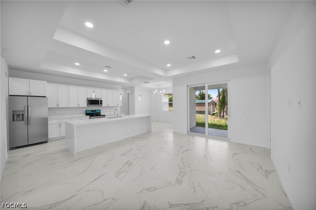 3 Bed SingleFamilyResidence for Sale in Lehigh Acres, photo 6