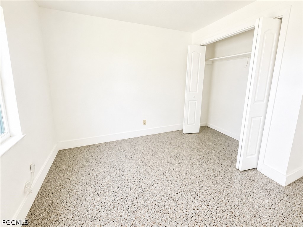3 Bed SingleFamilyResidence for Sale in Moore Haven, photo 6