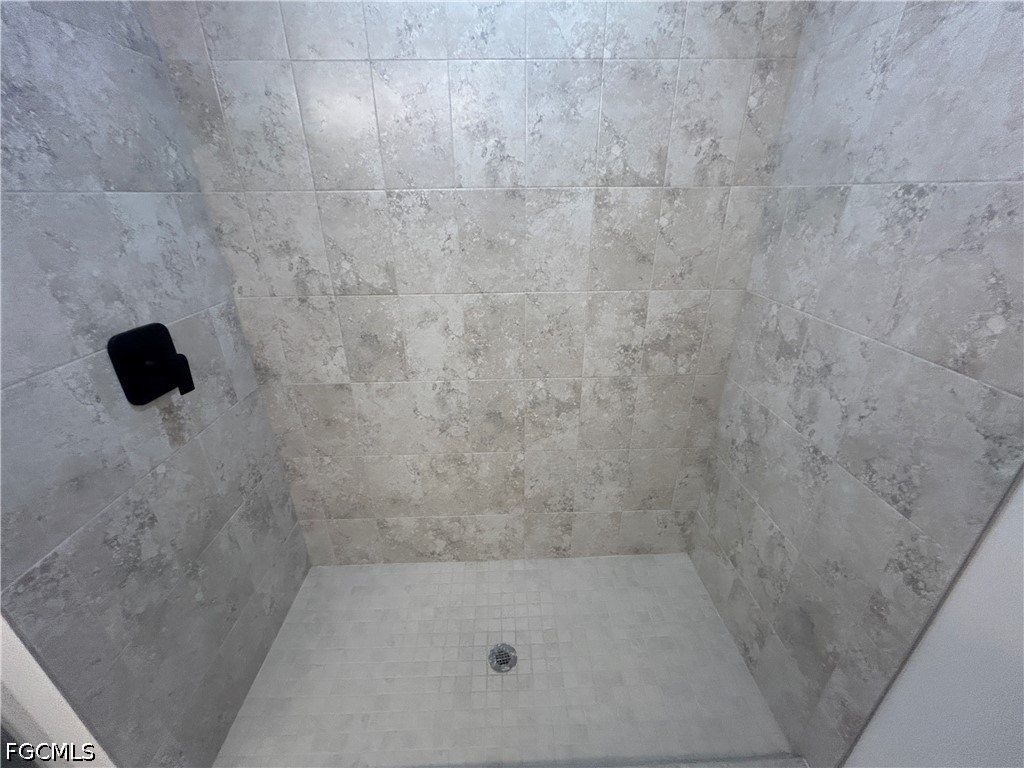 4 Bed Waterfront Home for Sale in Cape Coral, photo 6