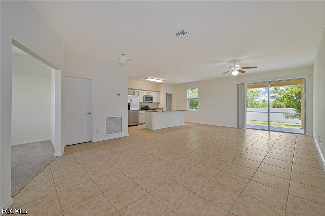 3 Bed SingleFamilyResidence for Sale in Cape Coral, photo 6