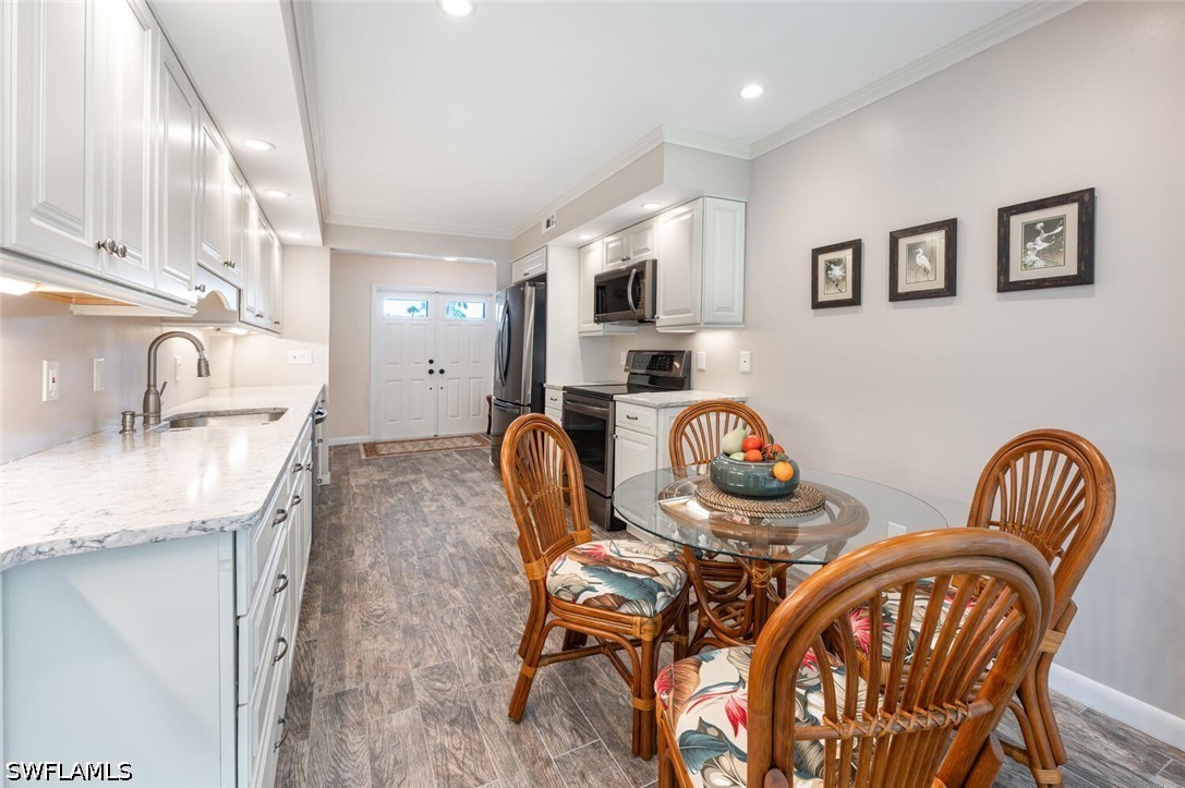 2 Bed Condominium for Sale in Palm Royal Apts, photo 6