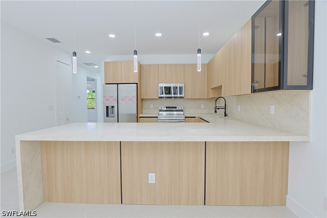 6 Bed Duplex for Sale in Lehigh Acres, photo 6