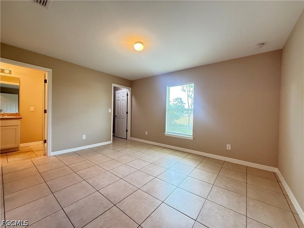3 Bed SingleFamilyResidence for Sale in Cape Coral, photo 6