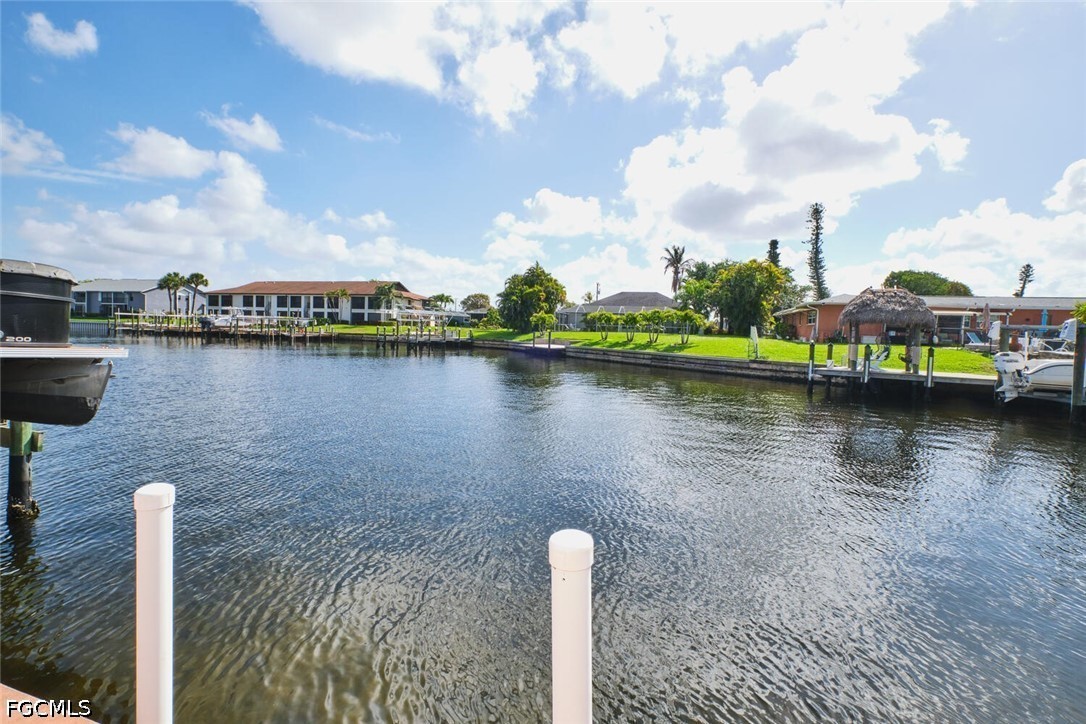 2 Bed Waterfront Home for Sale in Cape Coral, photo 6