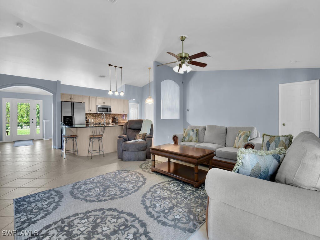 3 Bed SingleFamilyResidence for Sale in Naples, photo 7