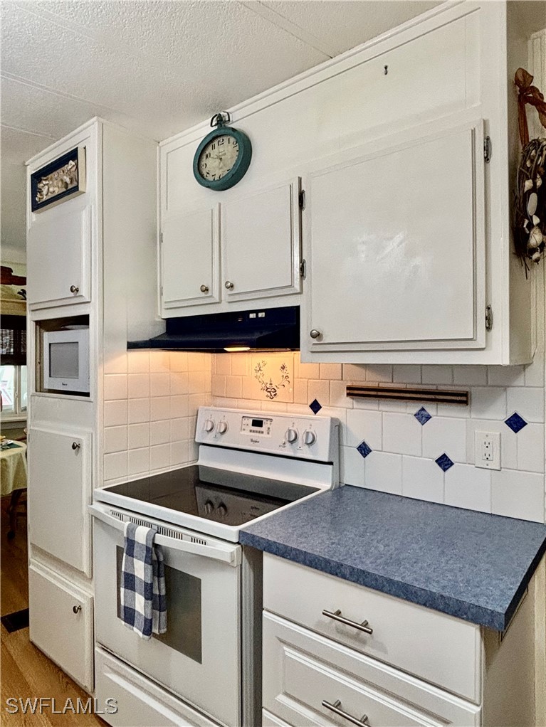 2 Bed ManufacturedHome for Sale in North Fort Myers, FL — photo 7