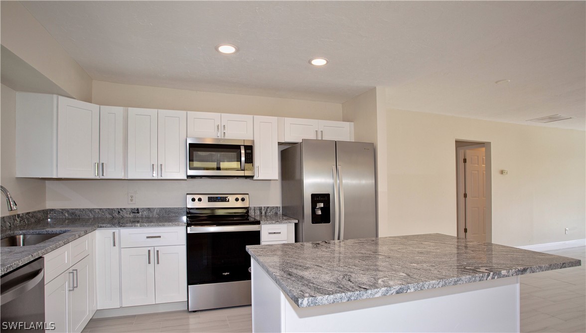 2 Bed Condominium for Sale in Solana Oaks, FL, $299,900 — photo 7