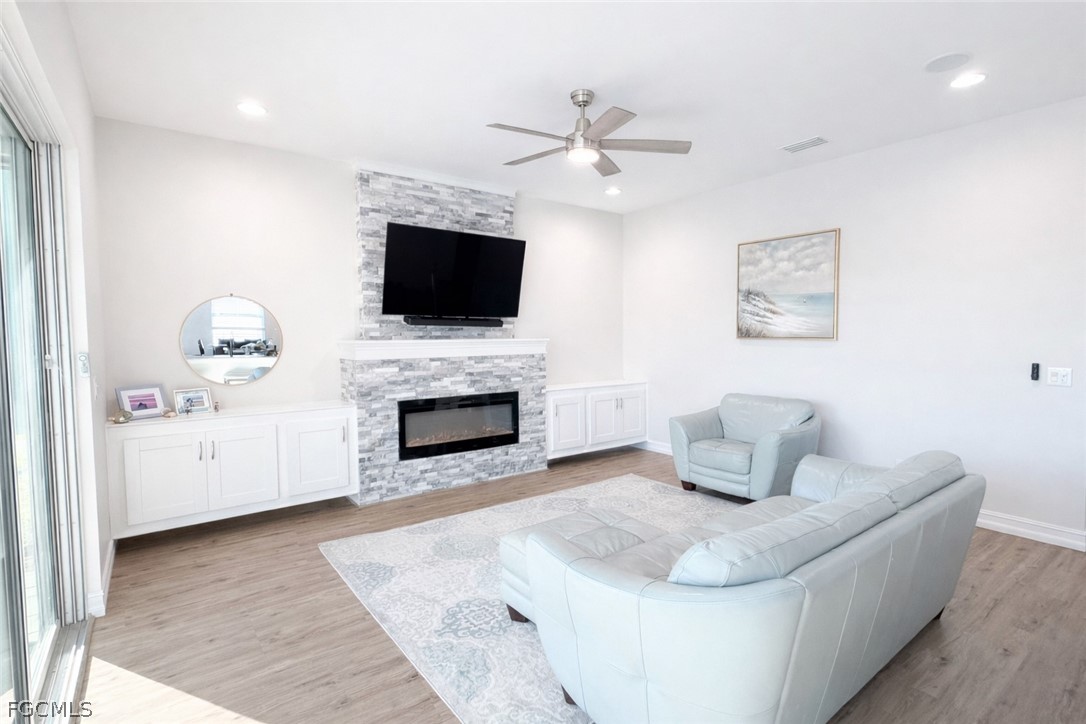 5 Bed Pool Home for Sale in Stonyhill, photo 7