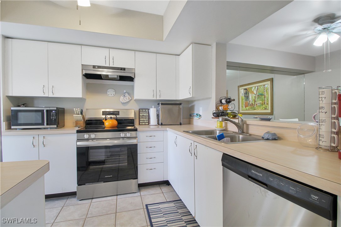 2 Bed Condominium for Sale in Country Glen, FL, $264,000 — photo 7