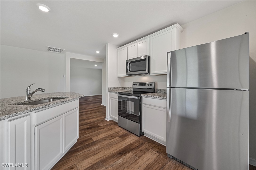 3 Bed SingleFamilyResidence for Sale in Immokalee, FL — photo 7