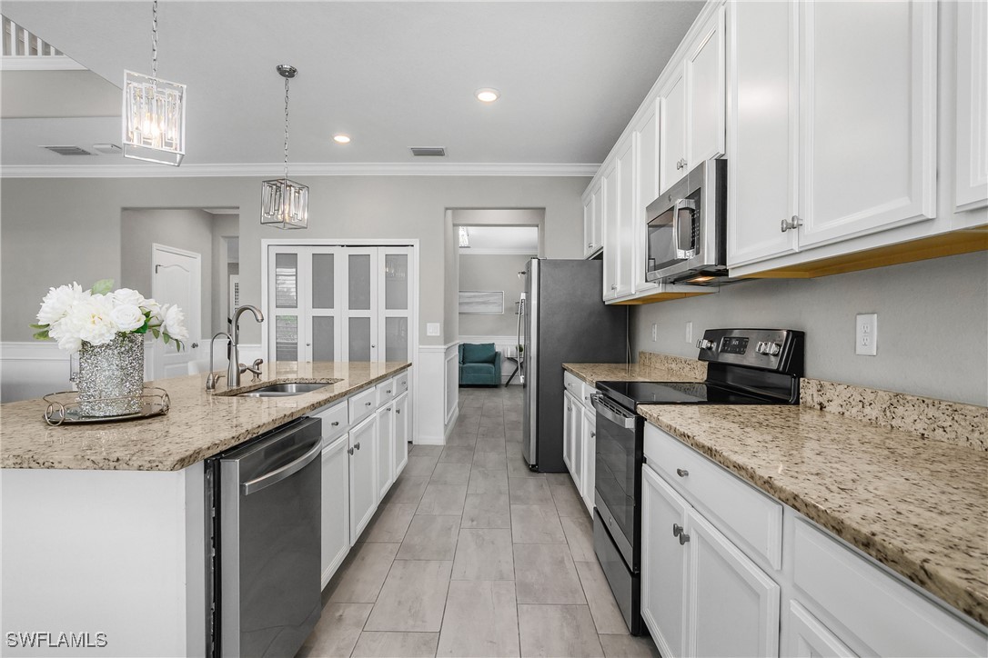 6 Bed Pool Home for Sale in Estero, photo 7