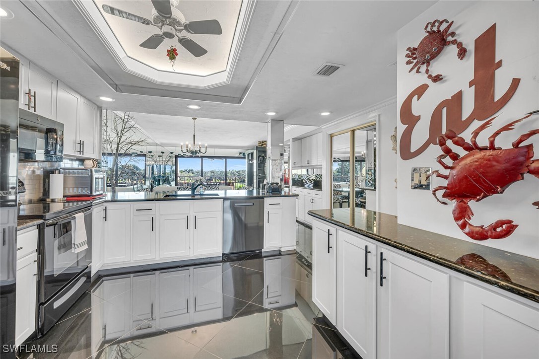 2 Bed Waterfront Home for Sale in Hyde Park, photo 7