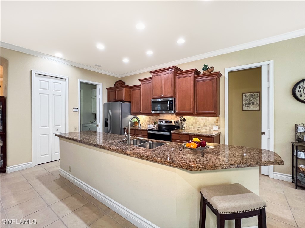 3 Bed SingleFamilyResidence for Sale in Shady Bend, FL — photo 7