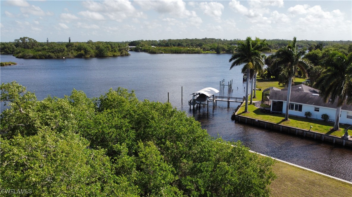 Waterfront Home for Sale in Waterway Shores, photo 7