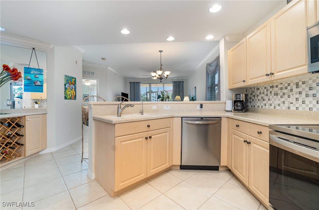 2 Bed Condominium for Sale in Clubhouse Villas, FL, $219,900 — photo 7