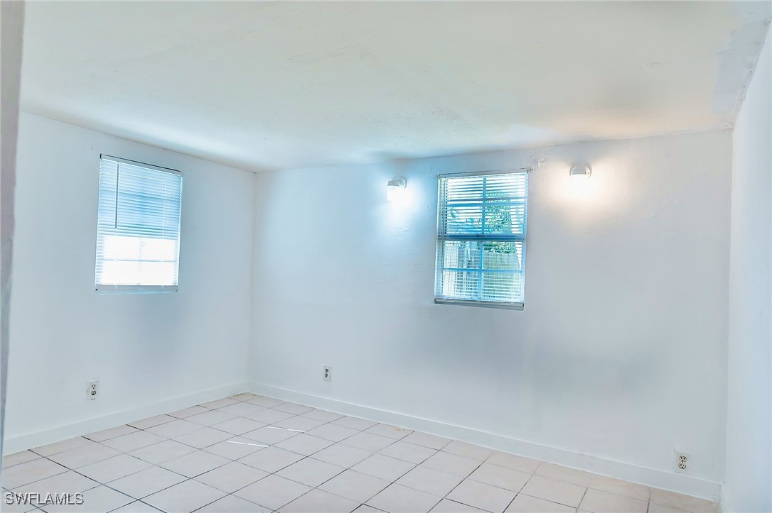 2 Bed SingleFamilyResidence for Sale in North Fort Myers, FL — photo 7