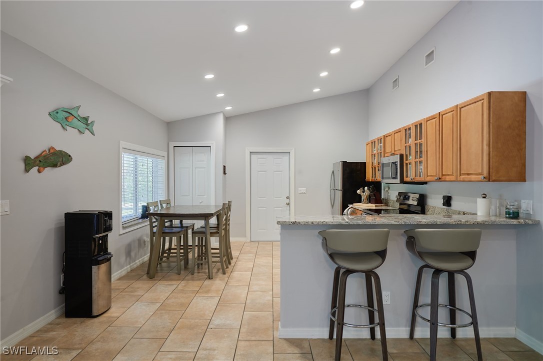 2 Bed SingleFamilyResidence for Sale in Buckingham, FL — photo 7