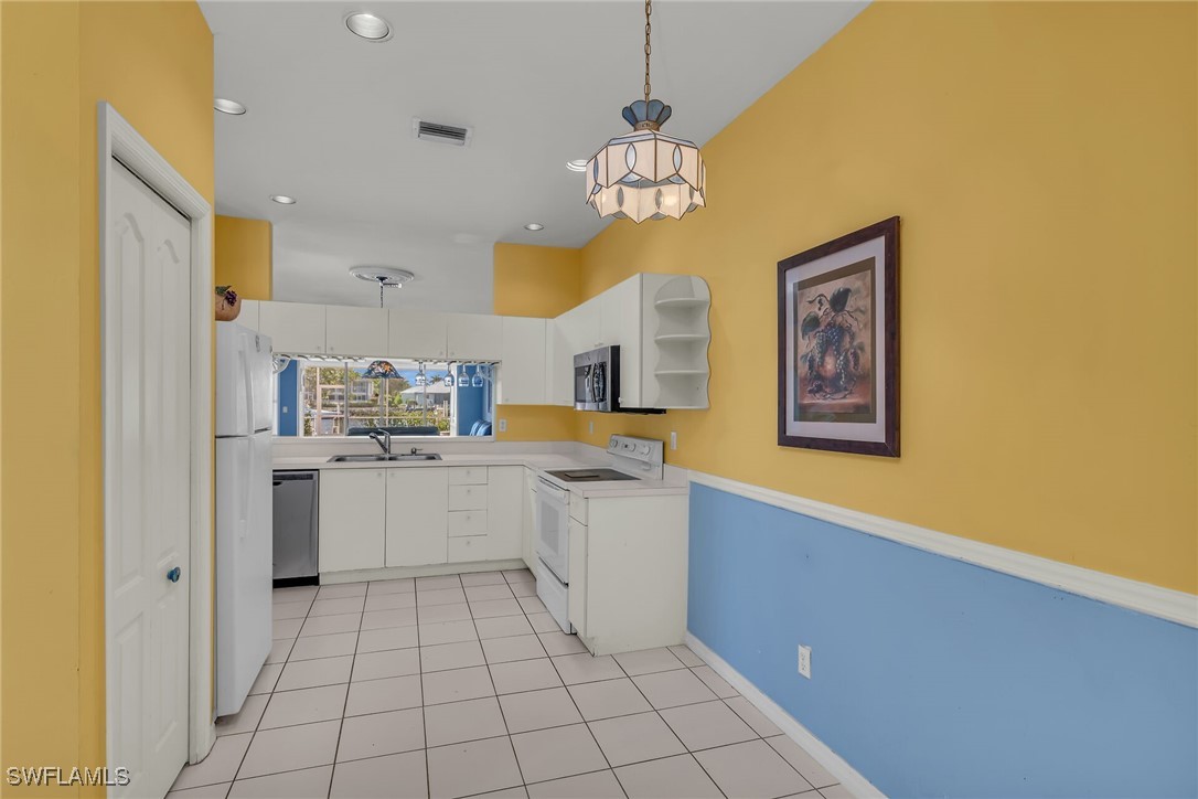 2 Bed Waterfront Home for Sale in Stella Maris, FL, $429,000 — photo 7
