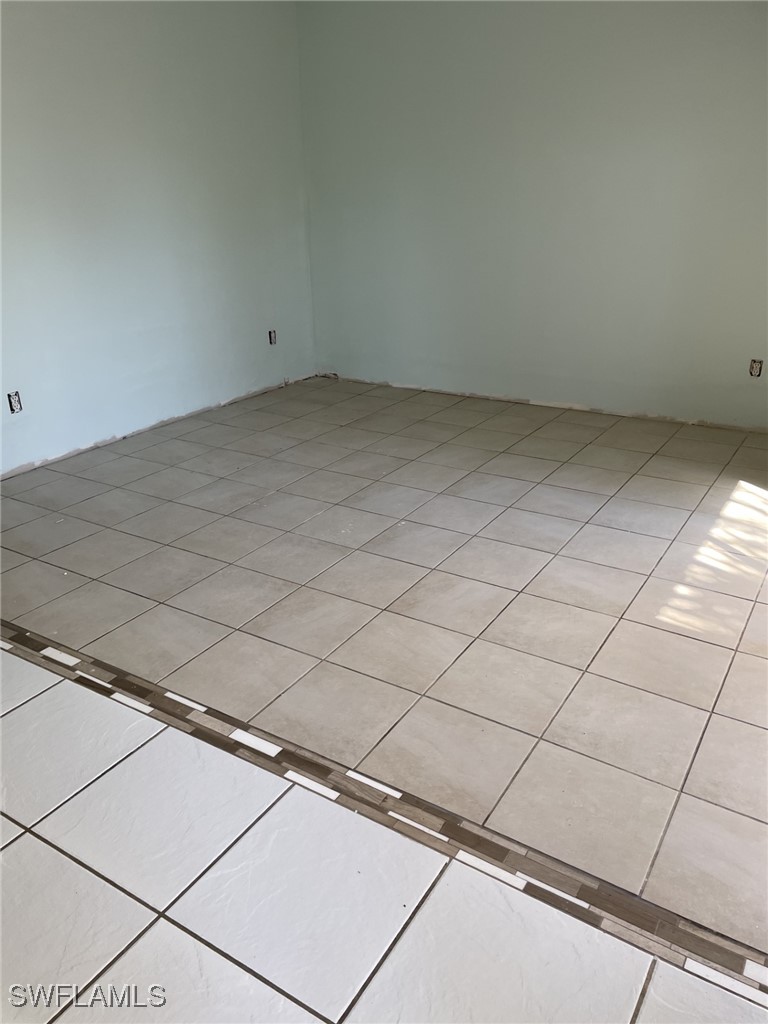 2 Bed Attached for Sale in Palm Frond Condo, photo 7