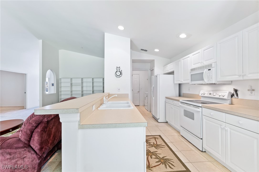 2 Bed SingleFamilyResidence for Sale in Heritage Cove I, FL — photo 7