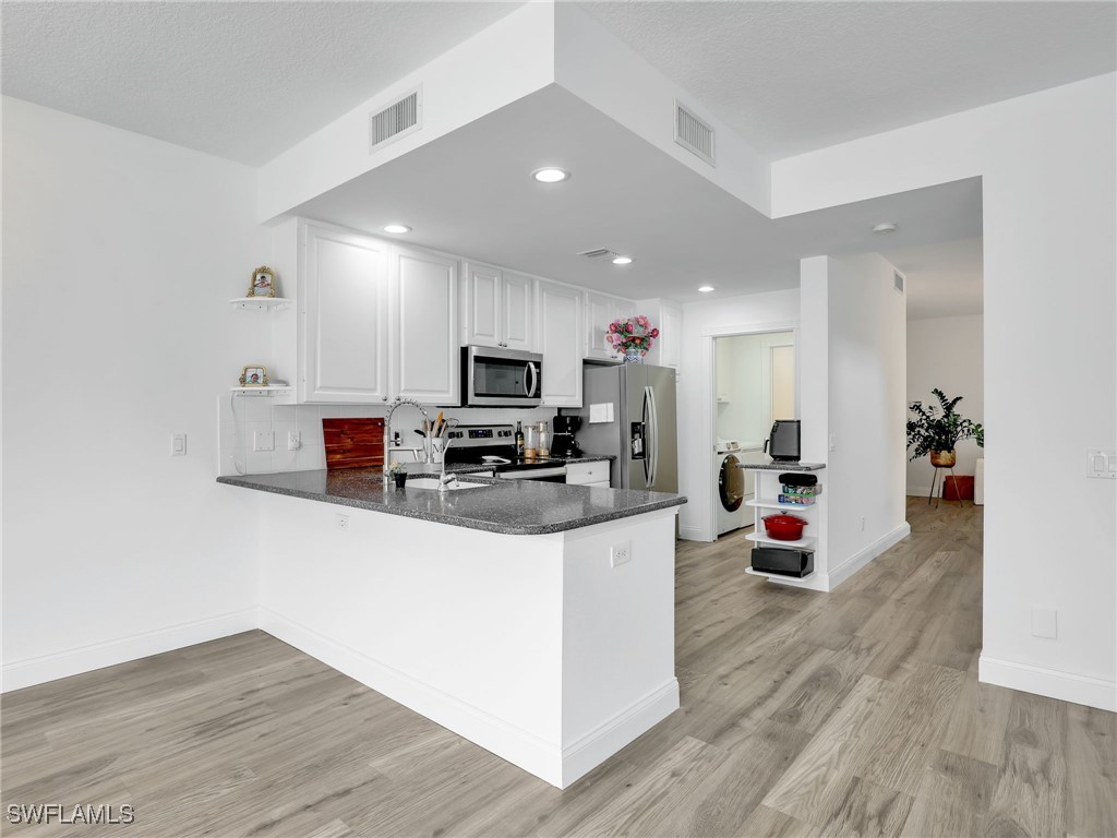 3 Bed Townhouse for Sale in Island Walk, photo 7