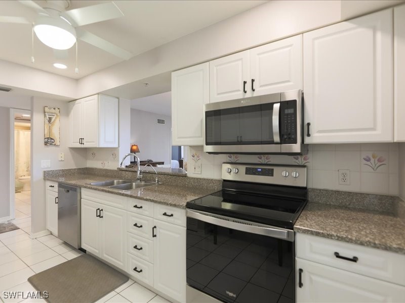 3 Bed Waterfront Home for Sale in Hibiscus Pointe, FL — photo 7