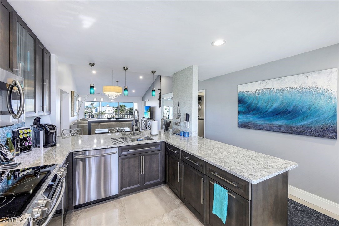 3 Bed Waterfront Home for Sale in Naples, photo 7