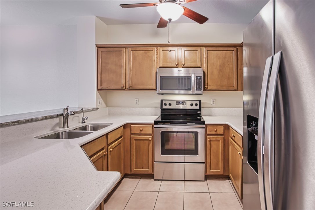 2 Bed Waterfront Home for Sale in Fort Myers, photo 7