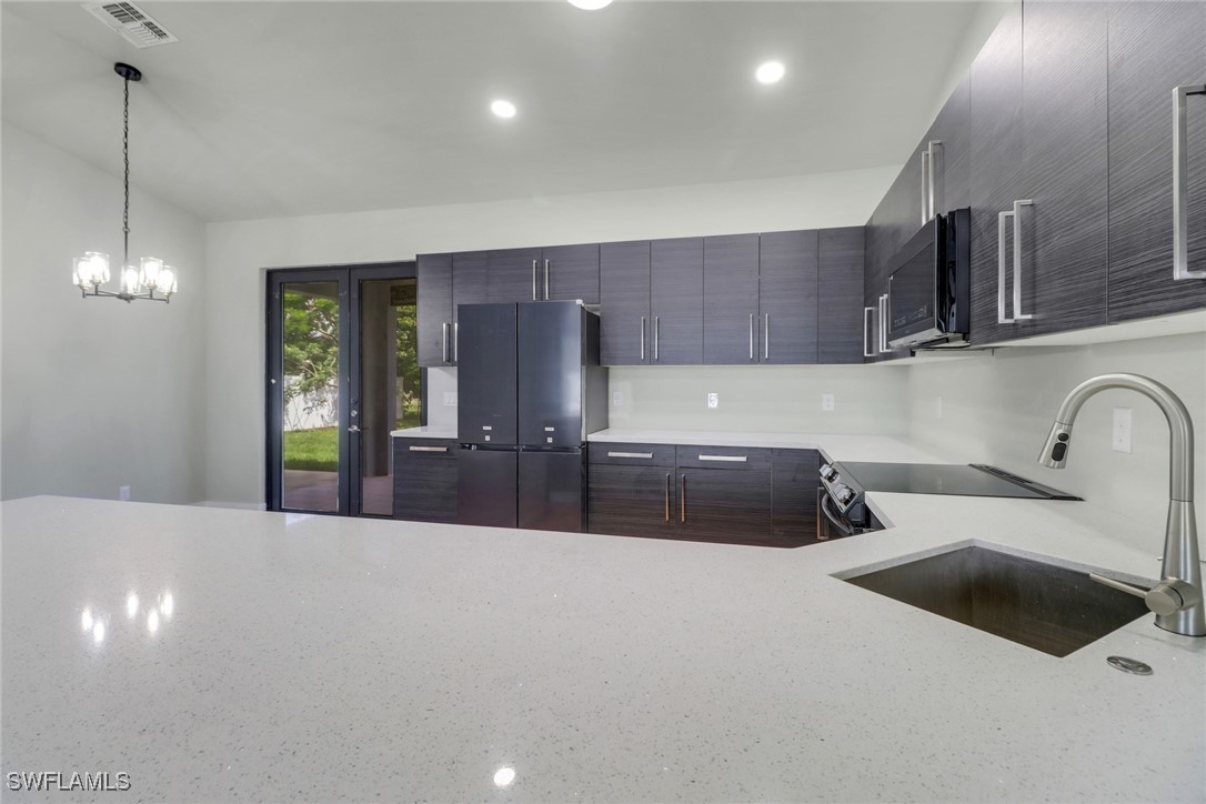 3 Bed SingleFamilyResidence for Sale in Cape Coral, photo 7