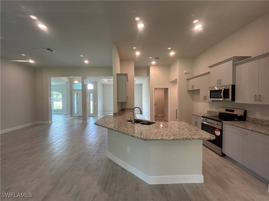 4 Bed SingleFamilyResidence for Sale in Punta Gorda, FL — photo 7