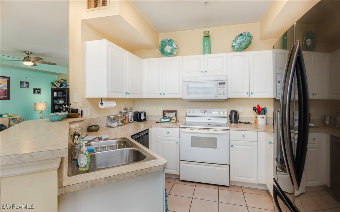 2 Bed Condominium for Sale in Clubhouse Villas, FL, $179,900 — photo 7