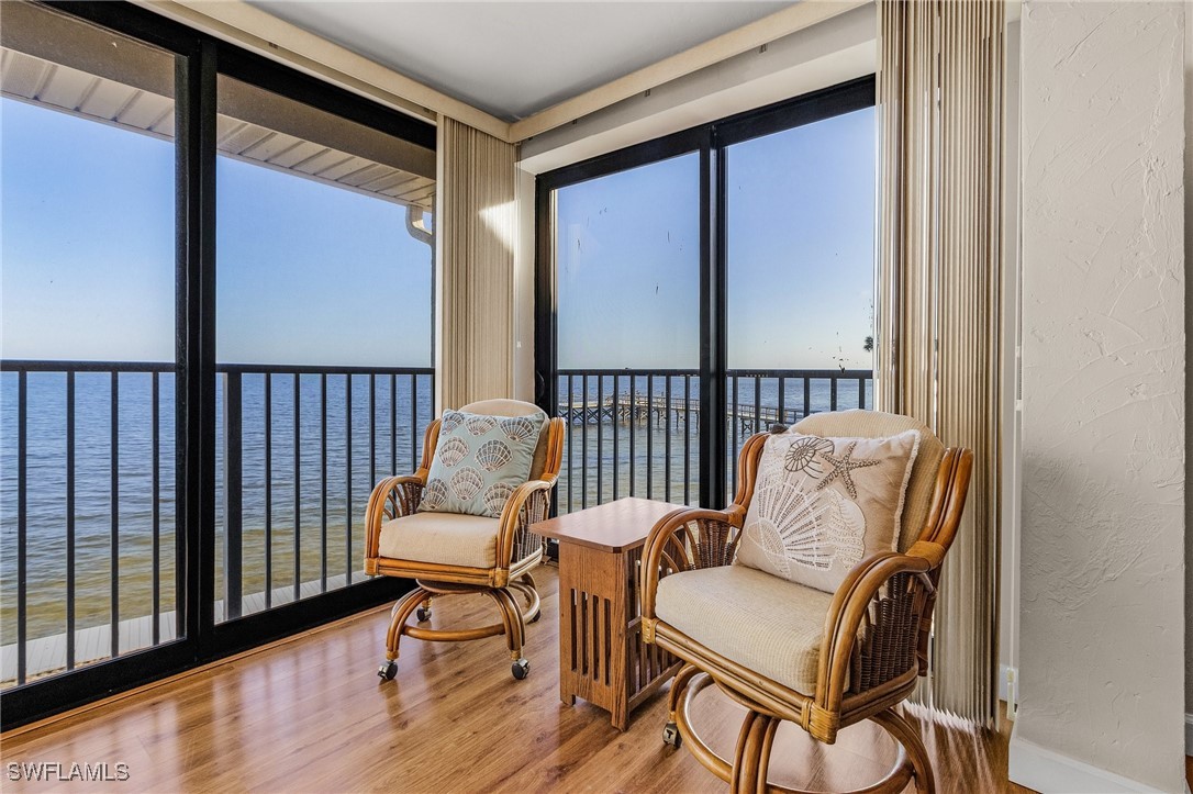1 Bed Waterfront Home for Sale in Sanibel, photo 7