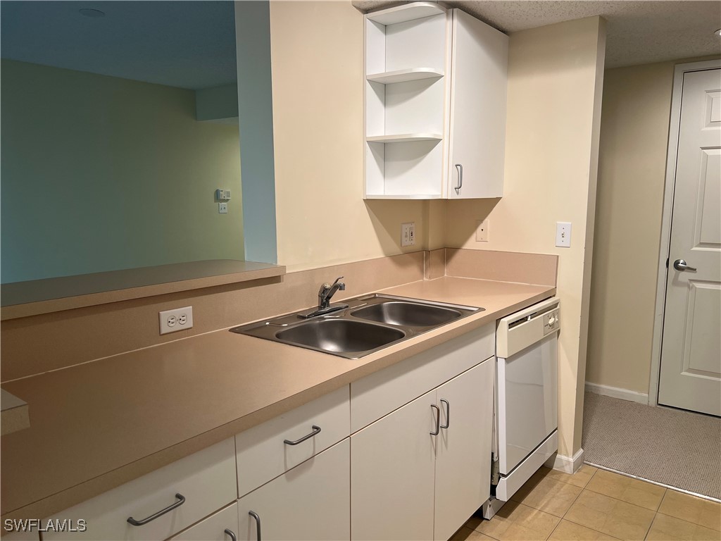 1 Bed Condominium for Sale in Napoli, FL — photo 7