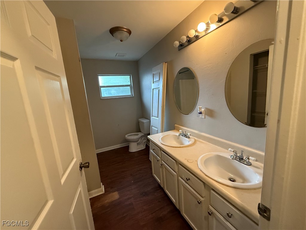 3 Bed SingleFamilyResidence for Sale in Naples, photo 7